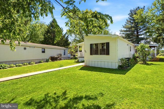 704 FALLON DR, Lancaster, PA 17601