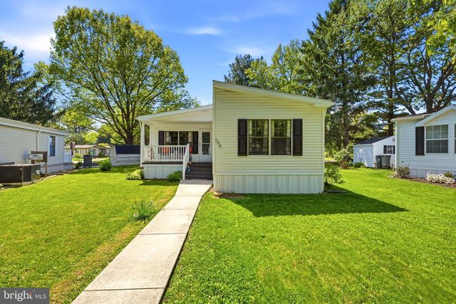 704 FALLON DR, Lancaster, PA 17601