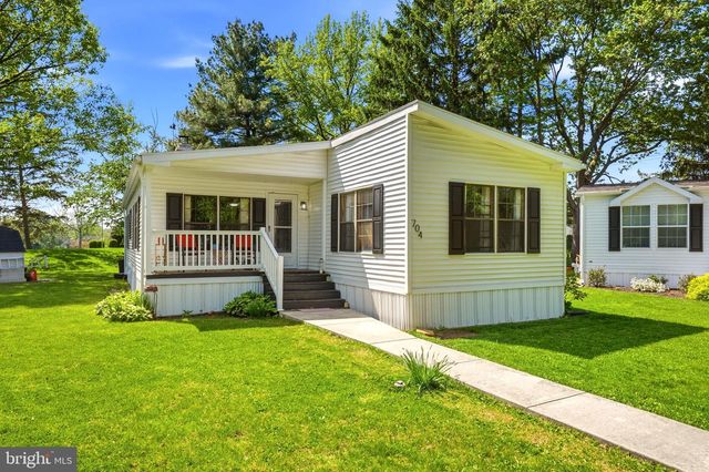 704 FALLON DR, Lancaster, PA 17601