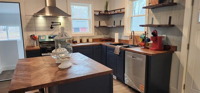 2102 Morton Avenue, Muskegon, MI 49441