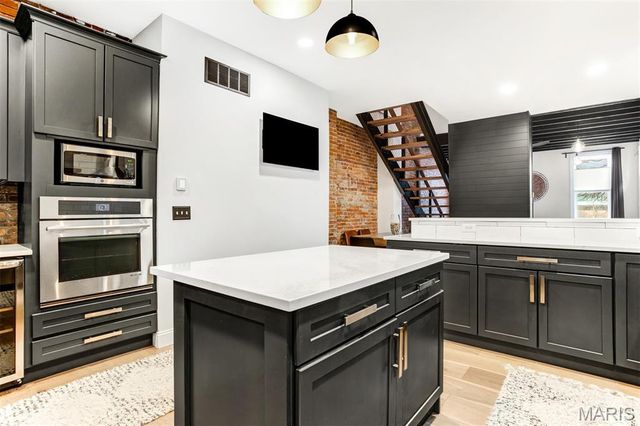 2853 S 18th Street, St Louis, MO 63118