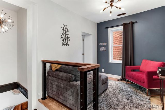 2853 S 18th Street, St Louis, MO 63118