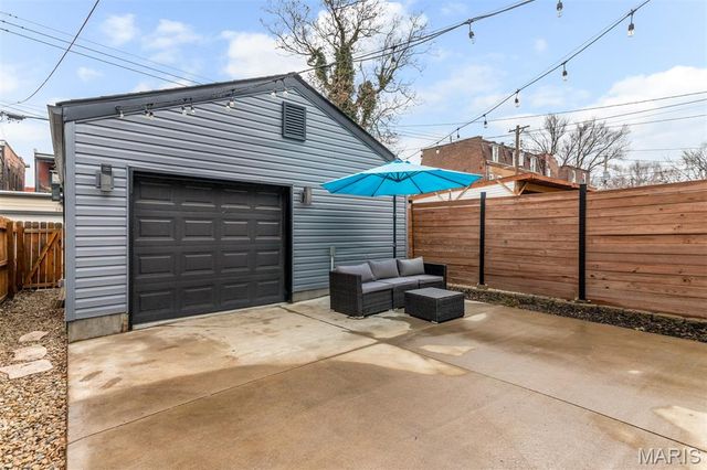 2853 S 18th Street, St Louis, MO 63118