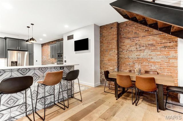 2853 S 18th Street, St Louis, MO 63118