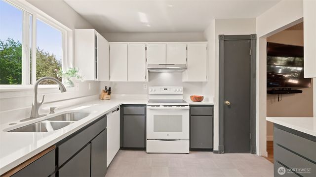 16203 SE Petrovitsky Road, Renton, WA 98058