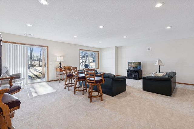 5780 Prairie Ridge Drive, Shoreview, MN 55126