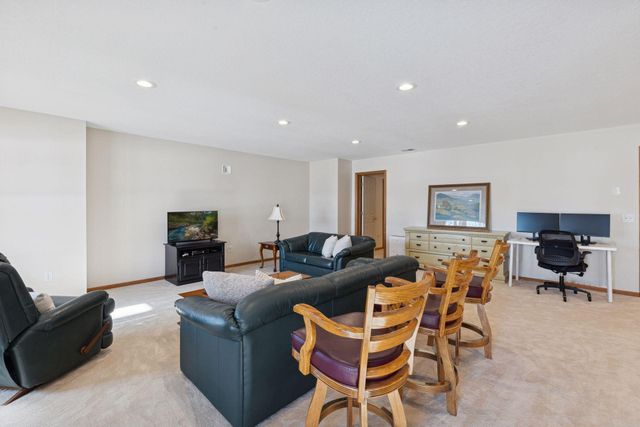 5780 Prairie Ridge Drive, Shoreview, MN 55126