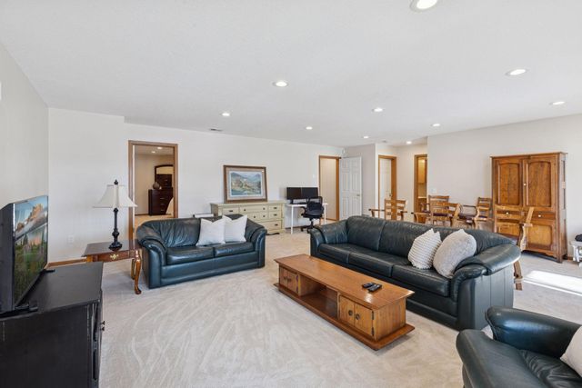 5780 Prairie Ridge Drive, Shoreview, MN 55126