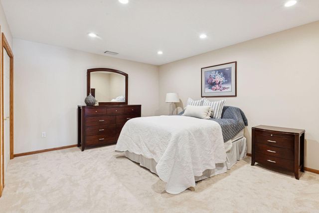 5780 Prairie Ridge Drive, Shoreview, MN 55126