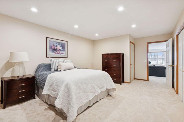 5780 Prairie Ridge Drive, Shoreview, MN 55126