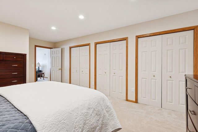 5780 Prairie Ridge Drive, Shoreview, MN 55126