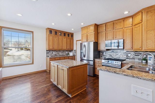 5780 Prairie Ridge Drive, Shoreview, MN 55126