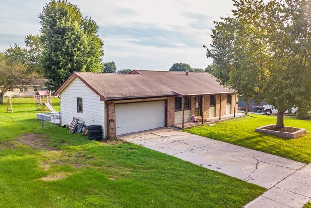 303 Hough Drive, Machesney Park, IL 61115