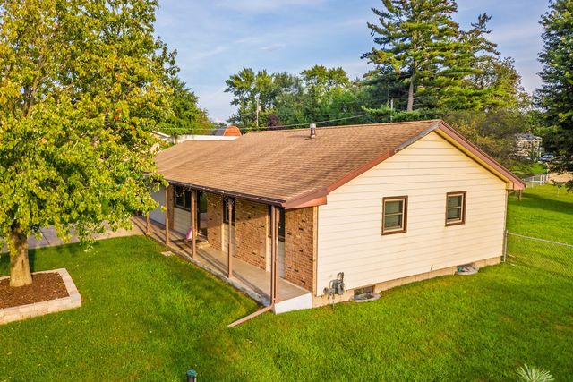 303 Hough Drive, Machesney Park, IL 61115