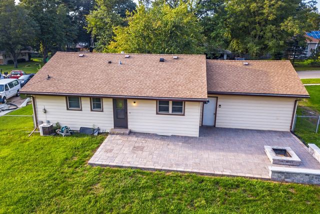 303 Hough Drive, Machesney Park, IL 61115