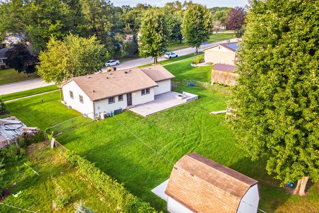 303 Hough Drive, Machesney Park, IL 61115