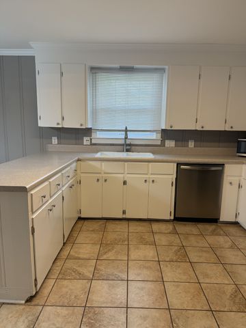 1400 Union St, Shelbyville, TN 37160