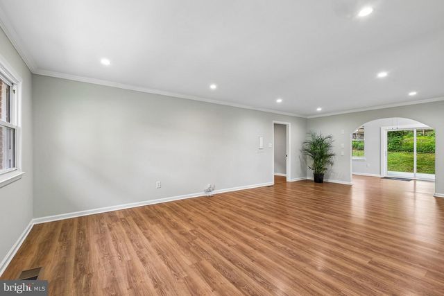 13811 GREENWOOD DR, Woodbridge, VA 22193