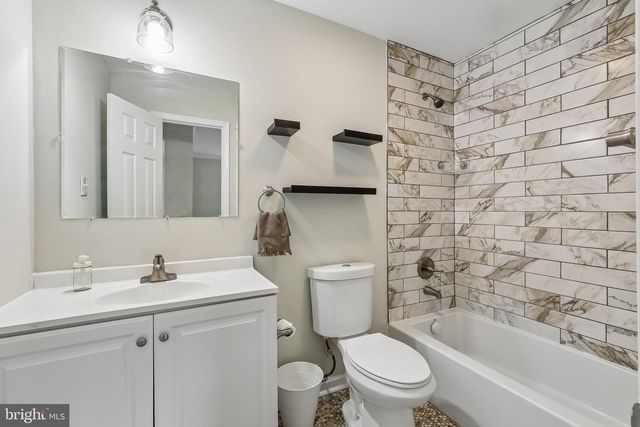 13811 GREENWOOD DR, Woodbridge, VA 22193