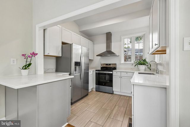 13811 GREENWOOD DR, Woodbridge, VA 22193