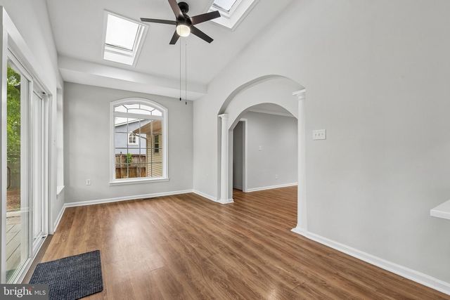 13811 GREENWOOD DR, Woodbridge, VA 22193