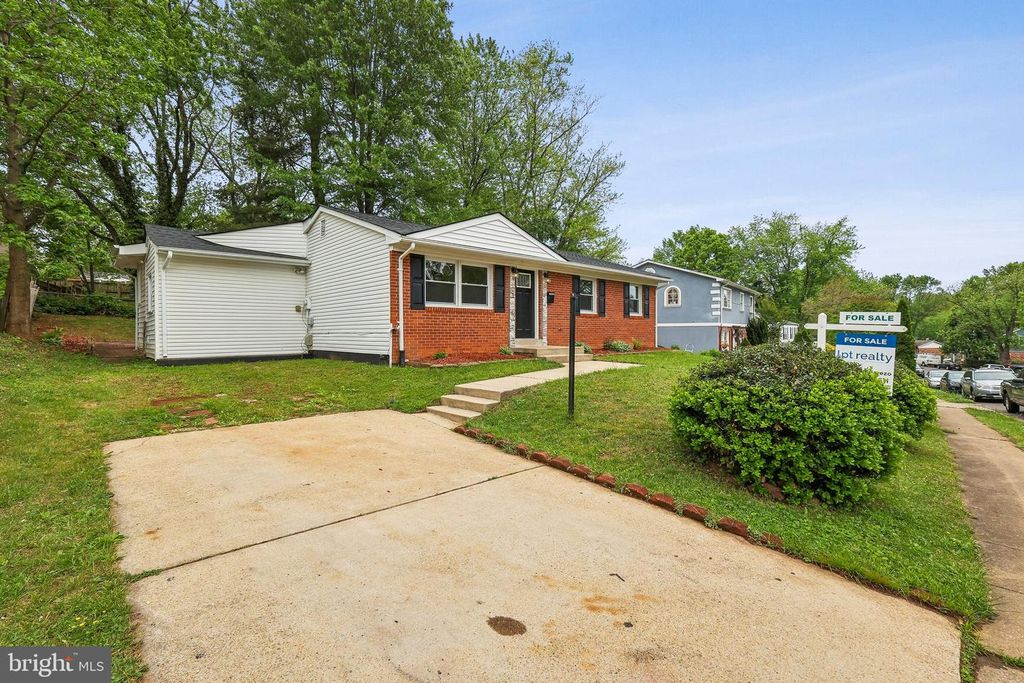 13811 GREENWOOD DR, Woodbridge, VA 22193