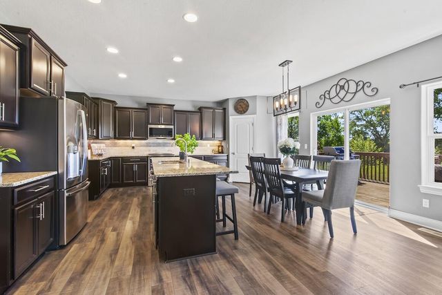 W229N4328 Baker COURT, Pewaukee, WI 53072