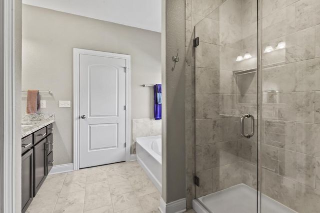 W229N4328 Baker COURT, Pewaukee, WI 53072