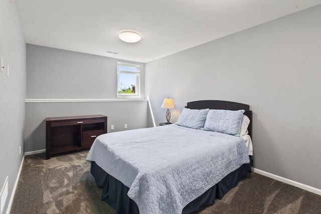 W229N4328 Baker COURT, Pewaukee, WI 53072