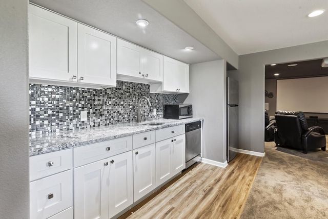 W229N4328 Baker COURT, Pewaukee, WI 53072