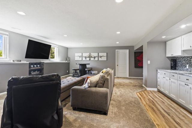 W229N4328 Baker COURT, Pewaukee, WI 53072