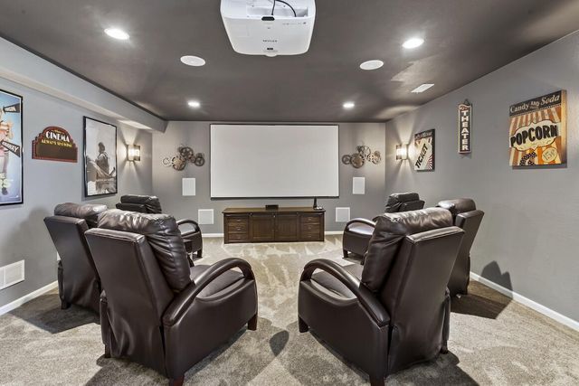 W229N4328 Baker COURT, Pewaukee, WI 53072