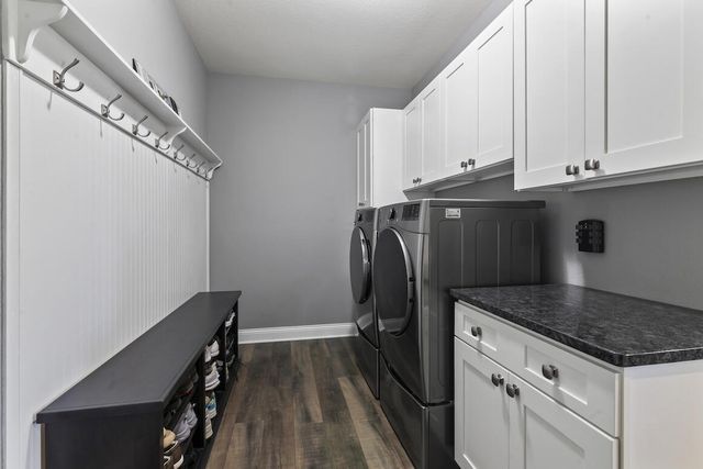 W229N4328 Baker COURT, Pewaukee, WI 53072