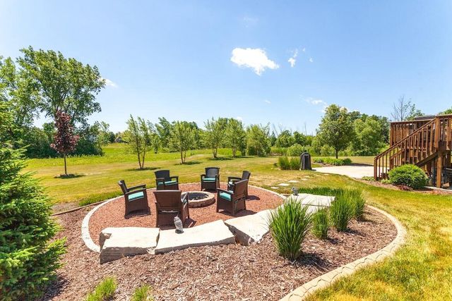 W229N4328 Baker COURT, Pewaukee, WI 53072