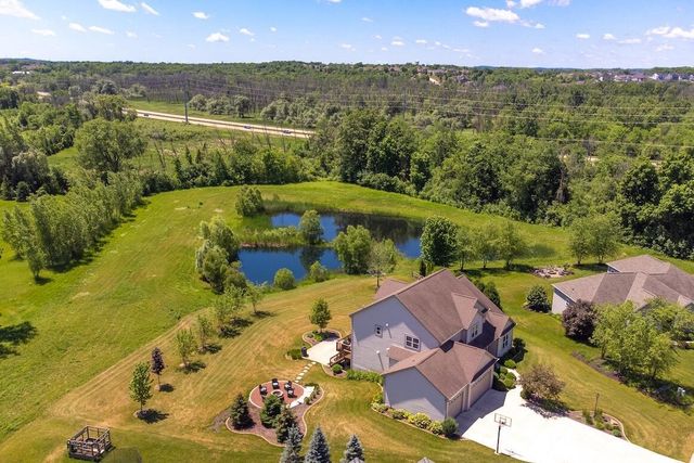 W229N4328 Baker COURT, Pewaukee, WI 53072