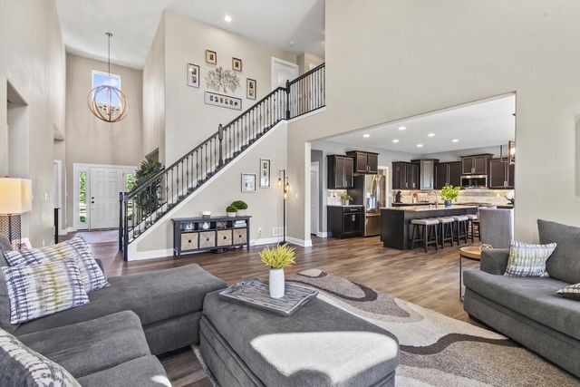 W229N4328 Baker COURT, Pewaukee, WI 53072