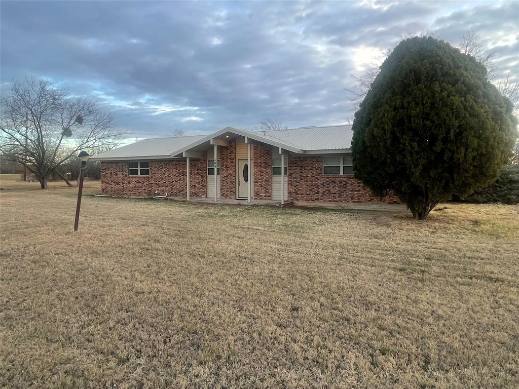 584 State Highway 16 N, Graham, TX 76450