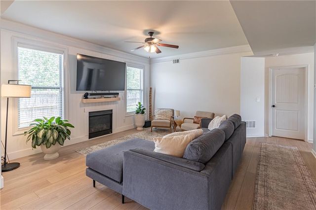 5703 Shore Isle Court, Flowery Branch, GA 30542