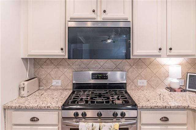 5703 Shore Isle Court, Flowery Branch, GA 30542