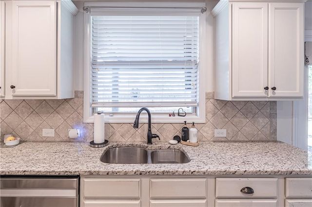 5703 Shore Isle Court, Flowery Branch, GA 30542
