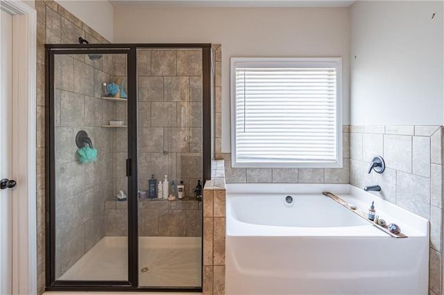 5703 Shore Isle Court, Flowery Branch, GA 30542