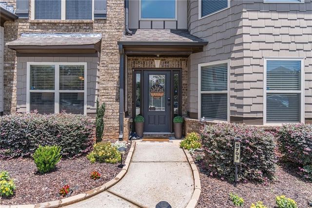 5703 Shore Isle Court, Flowery Branch, GA 30542