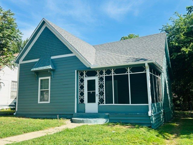 925 W Nelson Street, Denison, TX 75020