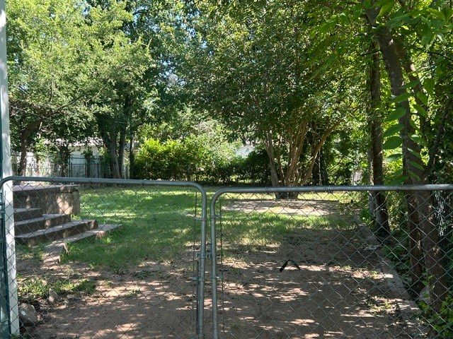 925 W Nelson Street, Denison, TX 75020