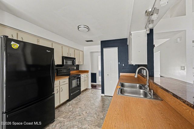 796 Emerson Drive NE, Palm Bay, FL 32907