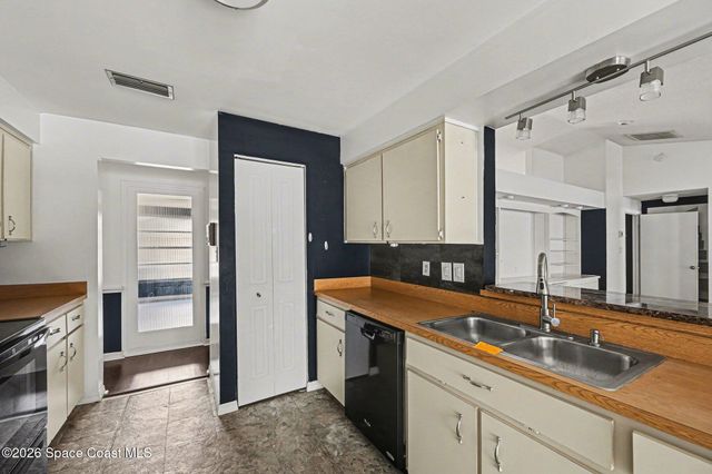 796 Emerson Drive NE, Palm Bay, FL 32907