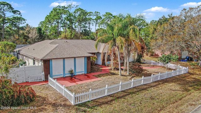 796 Emerson Drive NE, Palm Bay, FL 32907