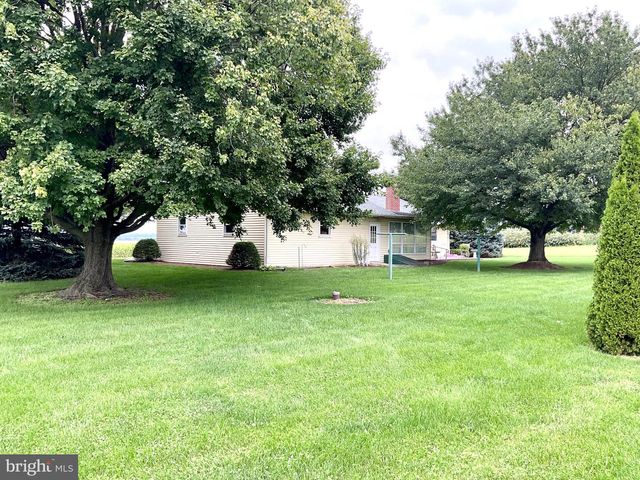 1127 LANDISVILLE RD, Manheim, PA 17545