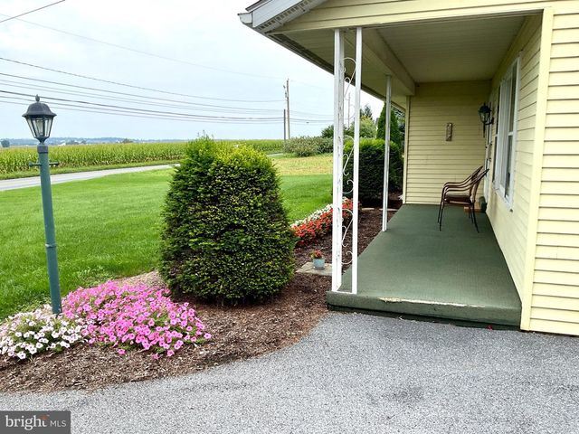 1127 LANDISVILLE RD, Manheim, PA 17545