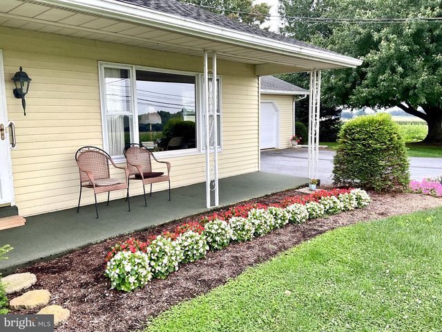1127 LANDISVILLE RD, Manheim, PA 17545